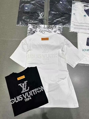 人気爆発☆ 2026 ルイヴィトン 新作 半袖Tシャツ スーパーコピー
