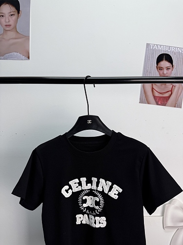 激安価格！ 2026 セリーヌ 新作 半袖Tシャツ コピー