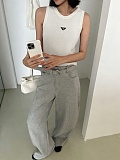 人気爆発☆ 2026 プラダ 新作 チョッキ着 スーパーコピー