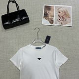 肌触り最高な 2026 プラダ 新作 半袖Tシャツ コピー
