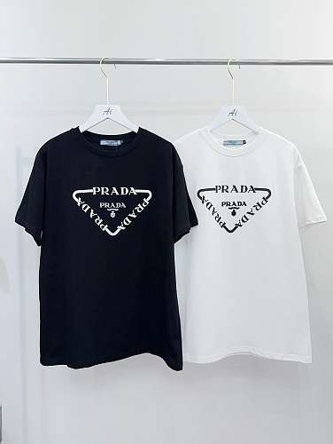 人気急上昇 2026 プラダ 新作 半袖Tシャツ スーパーコピー 2色