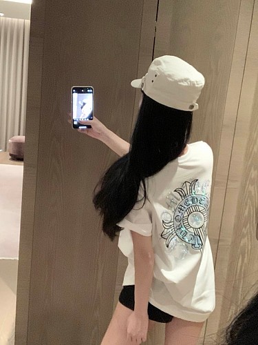 人気急上昇新作 2026 クロムハーツ 新作 半袖Tシャツ 偽物