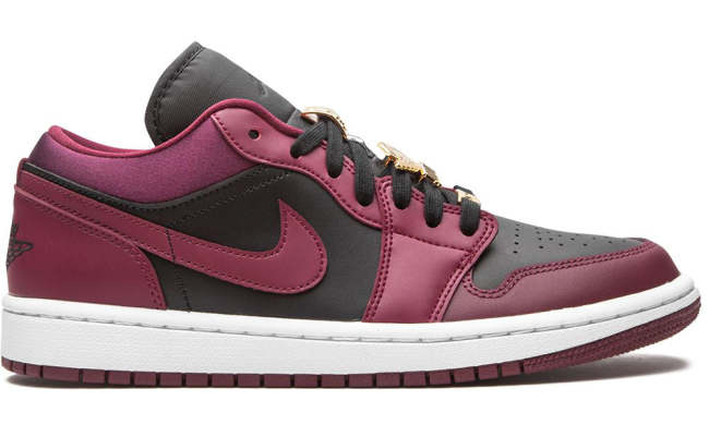 Nike Air Jordan 1 Mid SE Black Dark  Beetroot 