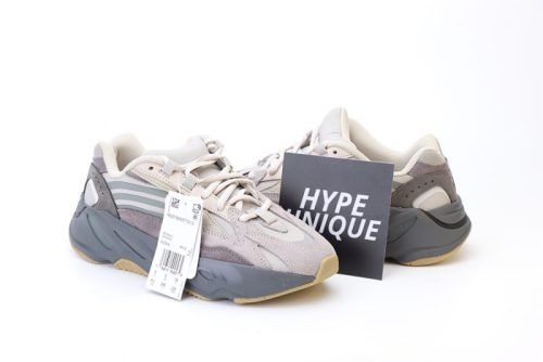 Yeez 700 V2 ‘Tephra’