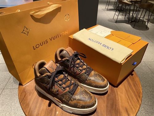 LOUIS VUITTON TRAINER SNEAKER – LVS011
