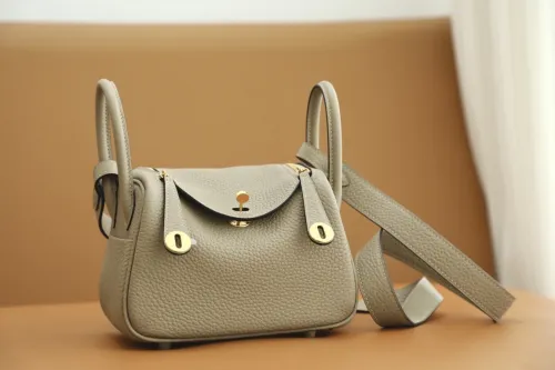 Hermes Mini Lindy 19 Togo Handmade Bag In Trench