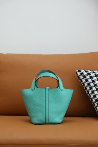 Hermes Picotin 18 togo Leather Handmade Bag In Vert Verone