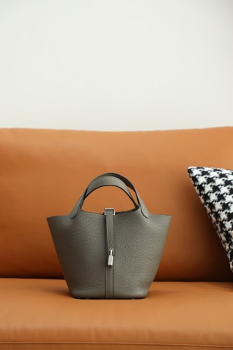 Hermes Picotin 18 togo Leather Handmade Bag In Gris Etain