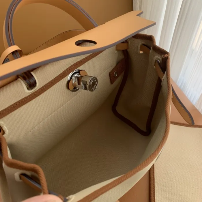 (Authentic Quality)Replica Hermes Herbag 31 Fabric/Swift Inside Stitch Handmade Bag In Trench/Gold