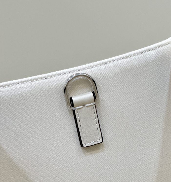 (Authentic Quality)Replica Fendi Tote Bag 35.5 Fabric In Black/white