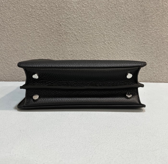 (Authentic Quality)Replica Fendi ISeeU Peekaboo 26 Caviar Calf Leather For Men In Black