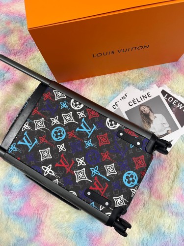 Replica Louis Vuitton HORIZON 55 M10095
