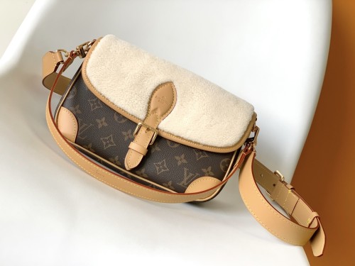Replica Louis Vuitton LV DIANE Bag M46317