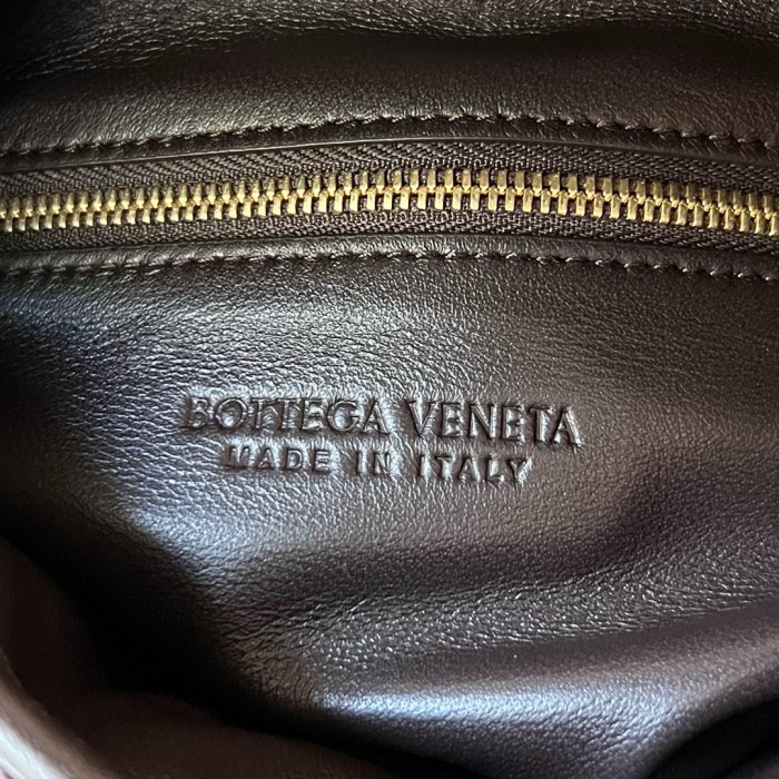 Replica Bottega Veneta BV Hop oyster Bag Small Chocolate