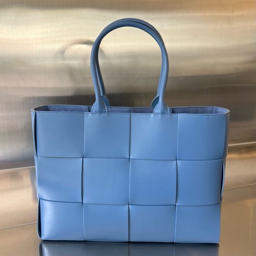 Replica Bottega Veneta BV Medium Arco Tote Bag Blue