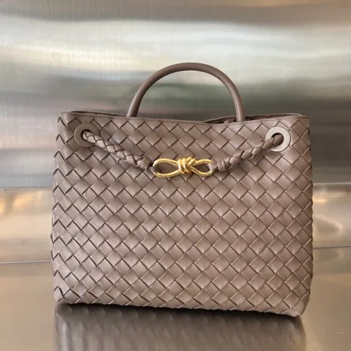 Replica Bottega Veneta BV Medium Andiamo Beige Bag
