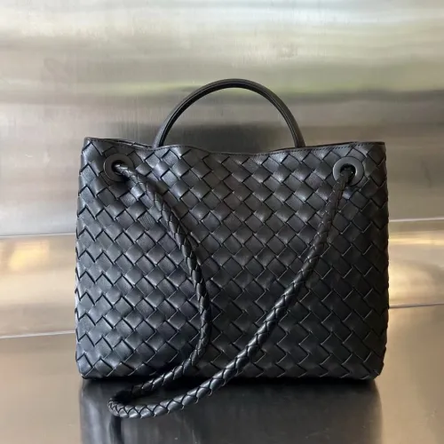 Replica Bottega Veneta BV Medium Andiamo Black of Gold Hardware Bag