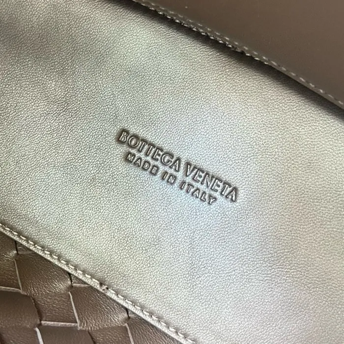 Replica Bottega Veneta BV Small Andiamo Bag Chcolate