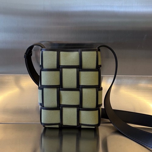 Replica Bottega Veneta BV Cassette Phone Pouch Black/Green