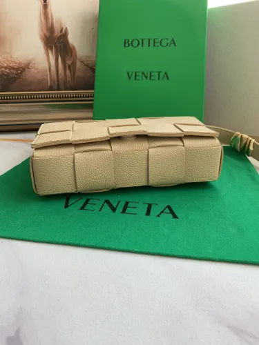 Replica Bottega Veneta BV Cassette Intrecciato Grained Leather Bag Beige