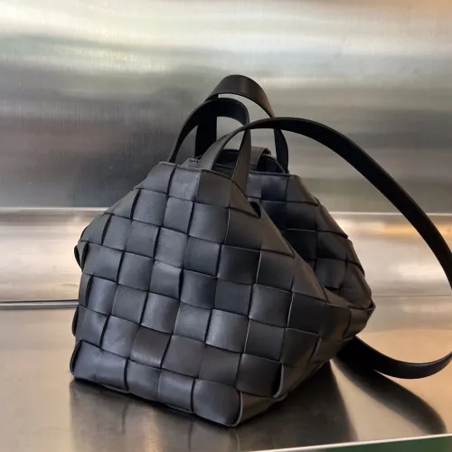 Replica Bottega Veneta BV Cassette Big Bowling Intrecciato Leather Black