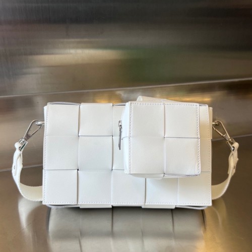 Replica Bottega Veneta BV Cassette With Versatile Strap Calfbskin White