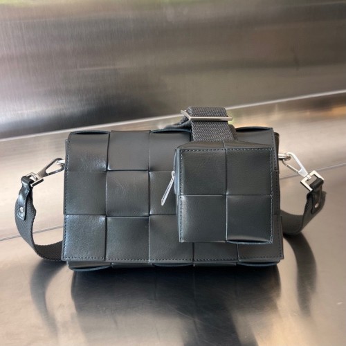 Replica Bottega Veneta BV Cassette With Versatile Strap Calfskin Black Green