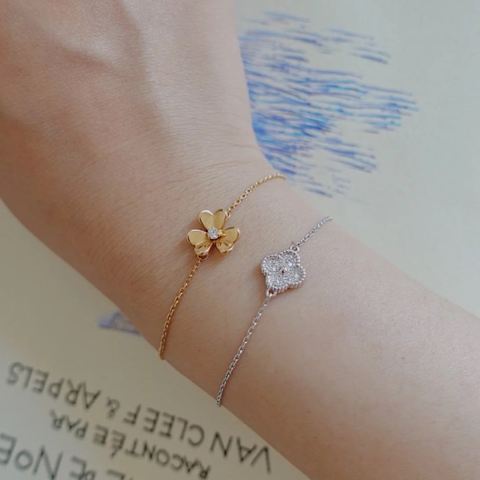 Van Cleef & Arpels Three Flowers Bracelet, Frivole bracelet