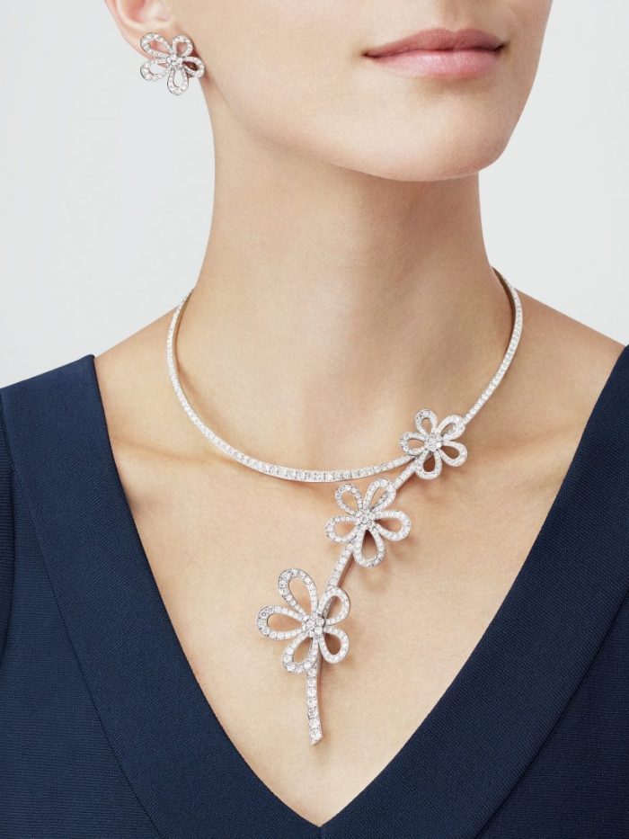 Van Cleef & Arpels Flower Earring with Diamonds, Flowerlace earrings