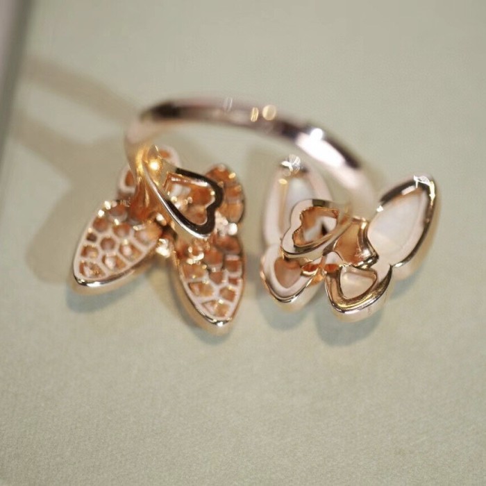 Two Butterfly Diamond Ring With Mother Of Pearl