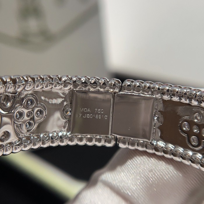Van Cleef & Arpels Perlée clovers bracelet, medium model