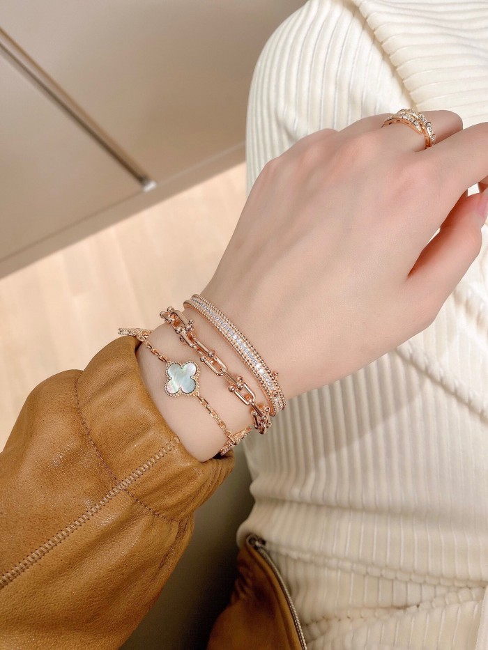 Van Cleef & Arpels Perlée diamonds bracelet, 1 row, medium model