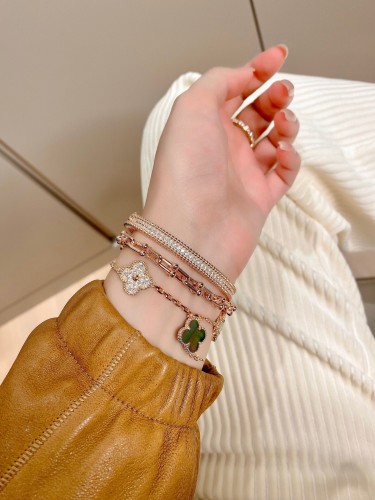 Van Cleef & Arpels Perlée pearls of gold bracelet, medium model
