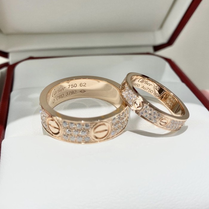Love Ring With Diamond Pavé 4 mm