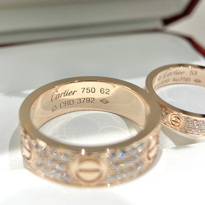 Love Ring With Diamond Pavé 4 mm