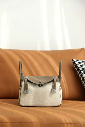 Hermes Lindy 26 Swift/Fabric Handmade Bag In Etoupe