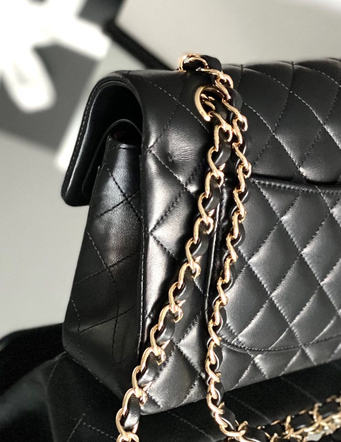 Chanel Classic Flap Small Size 23 Lamb Leather In Black