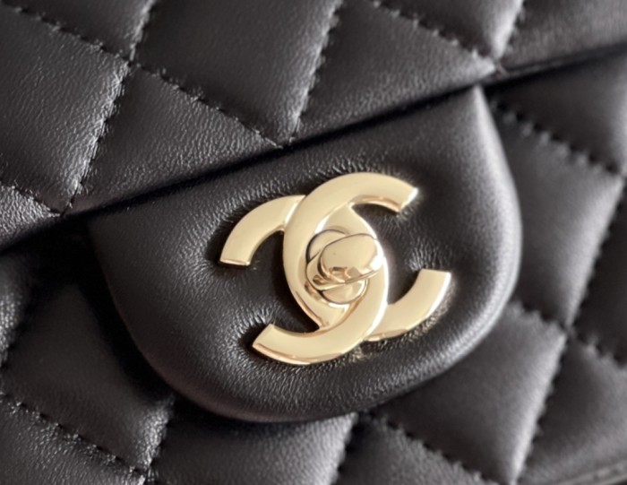 Chanel Classic Flap Mini Size 20cm Lamb Leather In Black