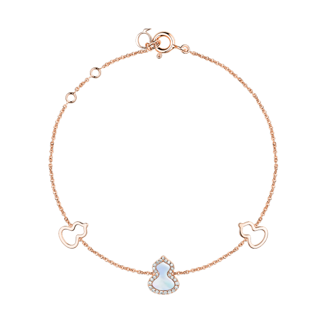 Qeelin Petite Wulu bracelet in 18K rose gold with diamonds and mother of pearl