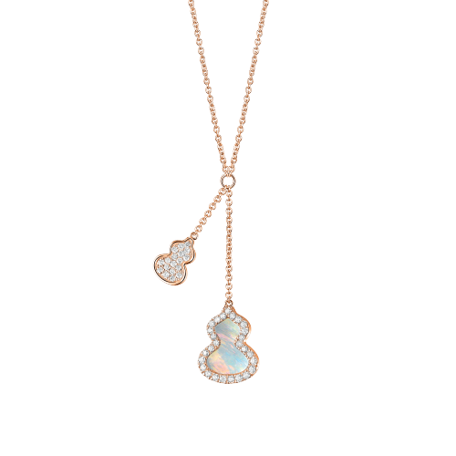 Qeelin Petite Wulu necklace in 18K rose gold with diamonds and mother of pearl
