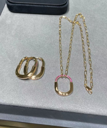 Tiffany Lock Pendant in Yellow Gold with Pink Diamonds, Medium