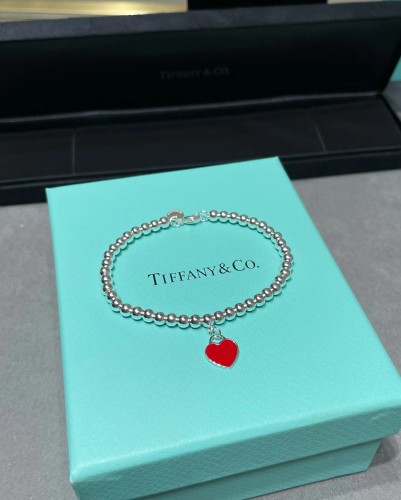 Return to Tiffany@ Bead Braceletin Silver, Tiflany Bluc” with a Diamond, 4 mm
