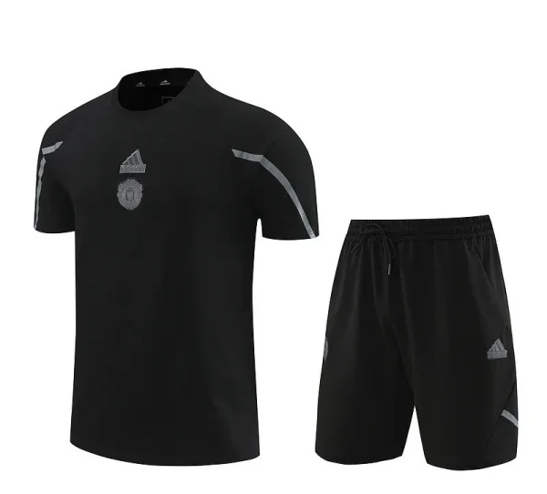 2024/25 Man United Black Training Jersey