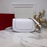 ヴァレンティノ ショルダーバッグ 偽物 VEE レザー クロスボディバッグ Vuw19141