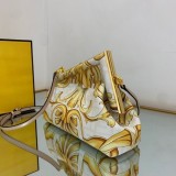 フェンディ ヴェルサーチェ 激安フェンダーチェ コラボ ショルダーバッグ feu08979