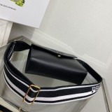 超話題!プラダ モノクローム サフィアーノ レザー バッグ 偽物 puo64777
