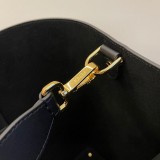 定番フェンディ ウェイ コピー ミディアム レザーバッグ fen48136