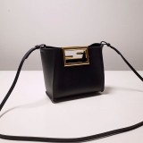 秋冬新作フェンディ ウェイ レザー バッグ 偽物 fep86505