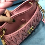 最安値挑戦ミュウミュウ マテラッセ 偽物☆ストラップ付ハンドバッグ myf32549