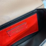 ★日本!!人気！ヴァレンティノ ショルダーバッグ コピー Vロゴ SUPERVEE レザー クロスボディバッグ Vup32776